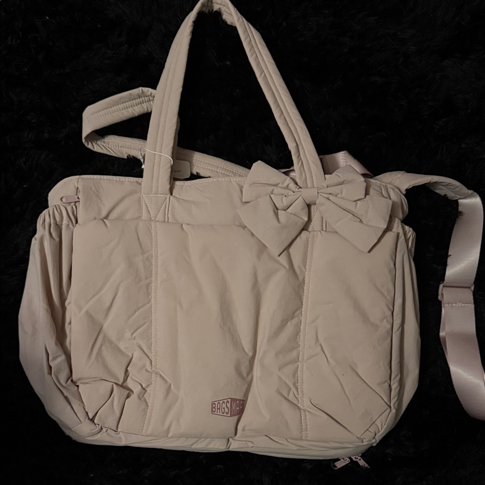 Elegant Cream Tote Bag with Bow Accent